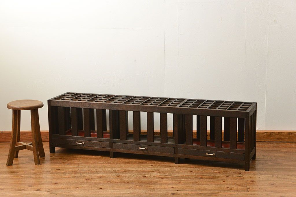 アンティーク雑貨　アンティーク 古い木の大きな受け皿付き傘立て(アンブレラスタンド)