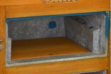 レトロ家具　昭和レトロ 小振りな木製冷蔵庫(収納棚)