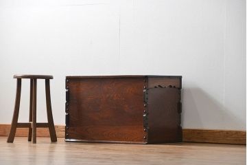 アンティーク雑貨　古民具・骨董 総欅　杢目の素晴らしい大きな収納箱(トランク、米びつ、センターテーブル)