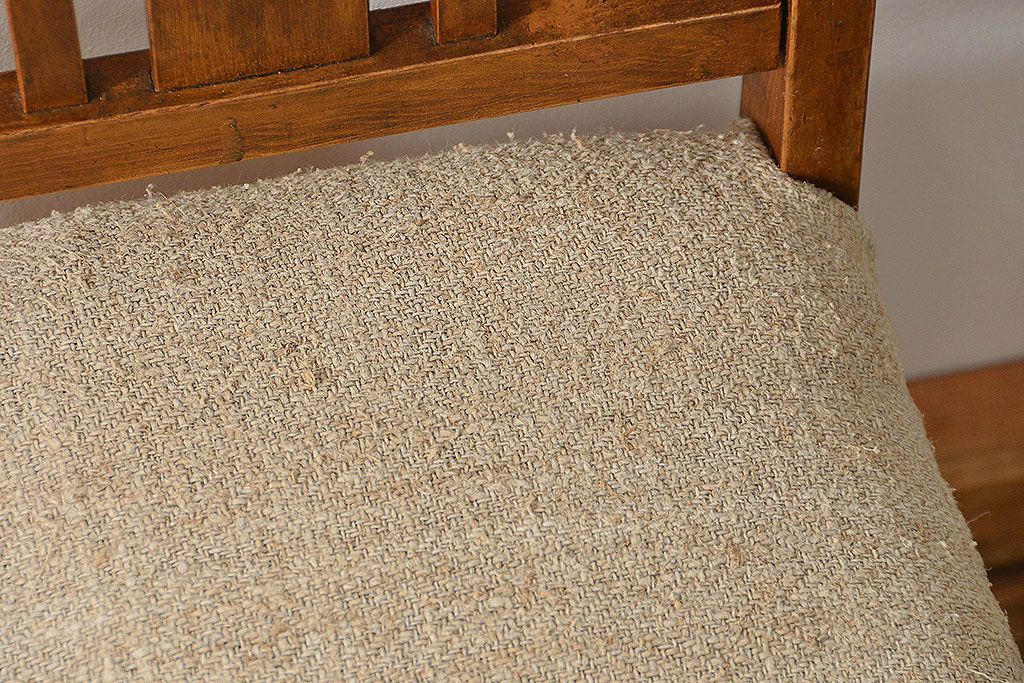 レトロ家具　アンティークリネン座面のレトロな椅子(1)(イス、チェア)