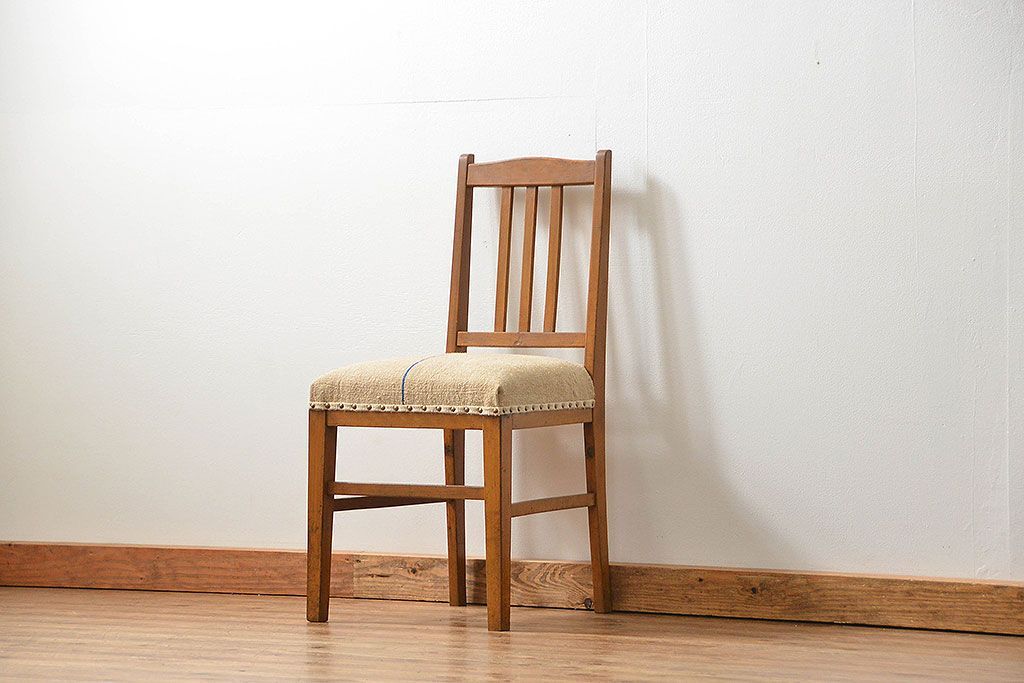 レトロ家具　アンティークリネン座面のレトロな椅子(2)(イス、チェア)
