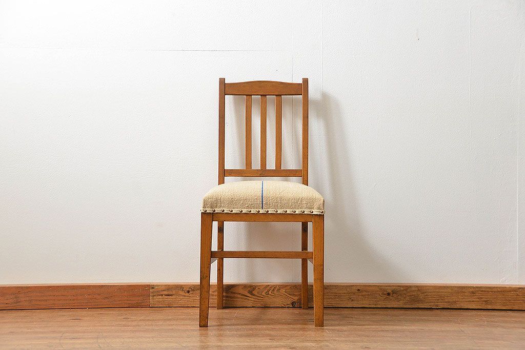 レトロ家具　アンティークリネン座面のレトロな椅子(2)(イス、チェア)