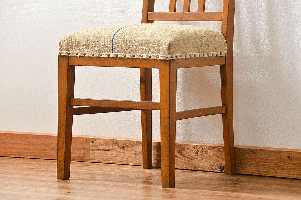 レトロ家具　アンティークリネン座面のレトロな椅子(2)(イス、チェア)