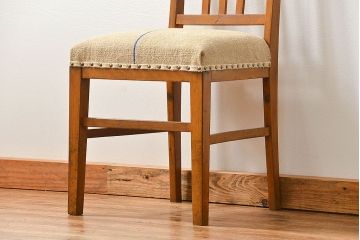 レトロ家具　アンティークリネン座面のレトロな椅子(2)(イス、チェア)