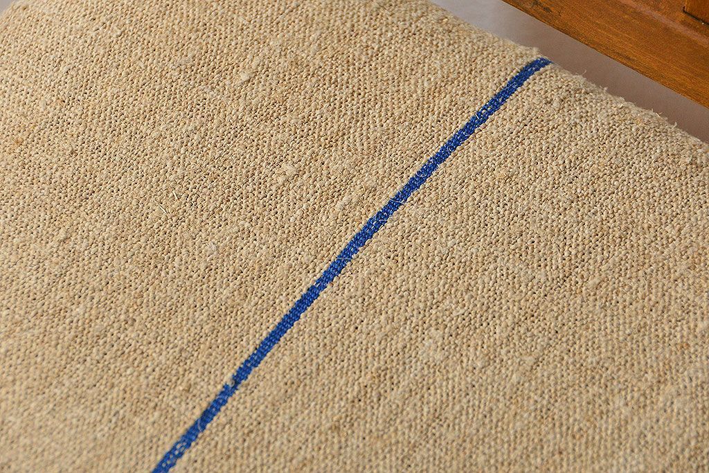 レトロ家具　アンティークリネン座面のレトロな椅子(2)(イス、チェア)