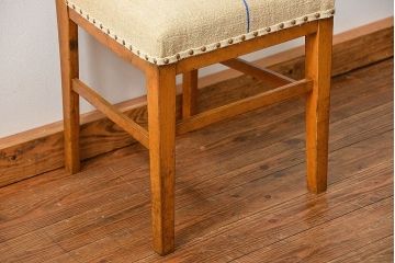 レトロ家具　アンティークリネン座面のレトロな椅子(2)(イス、チェア)