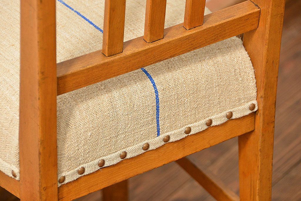 レトロ家具　アンティークリネン座面のレトロな椅子(2)(イス、チェア)
