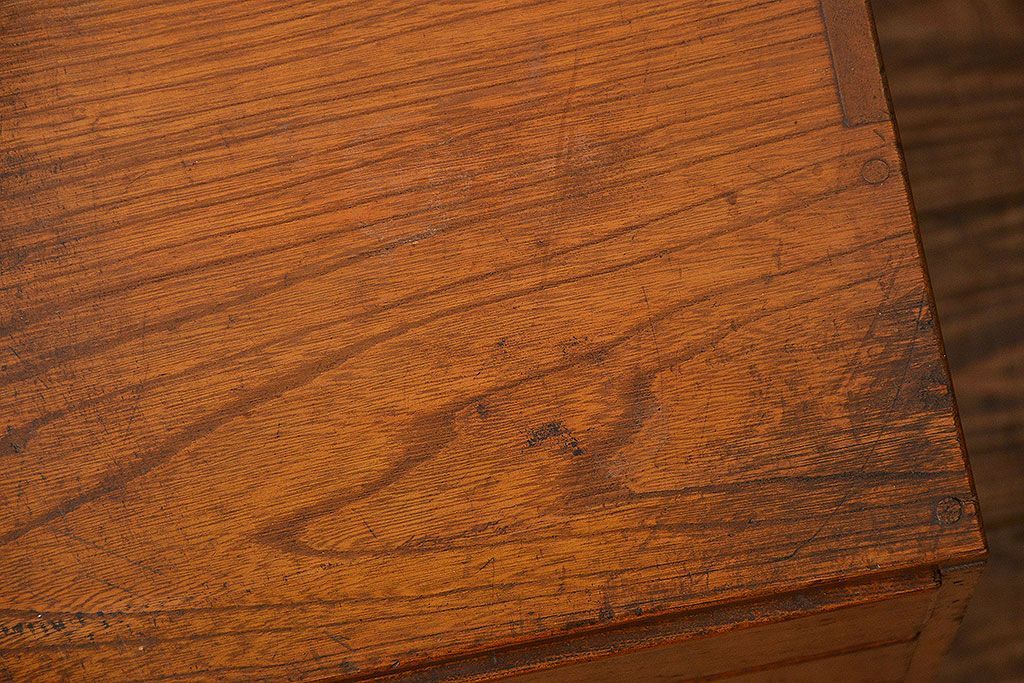 アンティーク家具　アンティーク 杢目のキレイな古い木の小引き出し(チェスト)