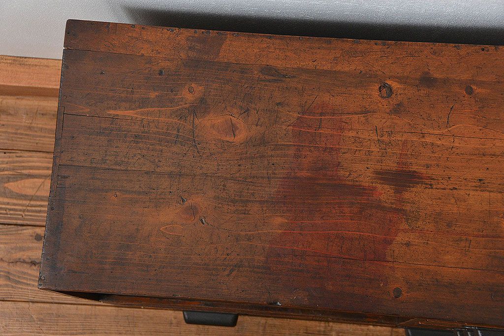 アンティーク家具　アンティーク 古い木の小さなモールガラス引き出し付き収納棚(戸棚)