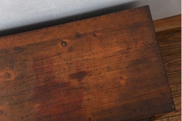 アンティーク家具　アンティーク 古い木の小さなモールガラス引き出し付き収納棚(戸棚)