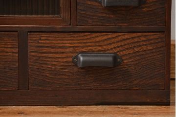 アンティーク家具　アンティーク 古い木の小さなモールガラス引き出し付き収納棚(戸棚)