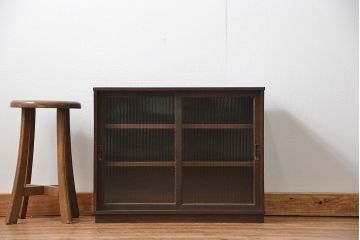 レトロ家具　昭和レトロ 古い木の小さなモールガラス収納棚(飾り棚)