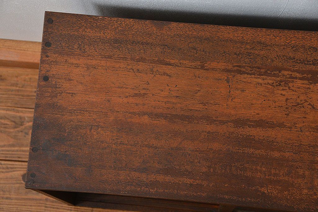 レトロ家具　昭和レトロ 古い木の小さなモールガラス収納棚(飾り棚)