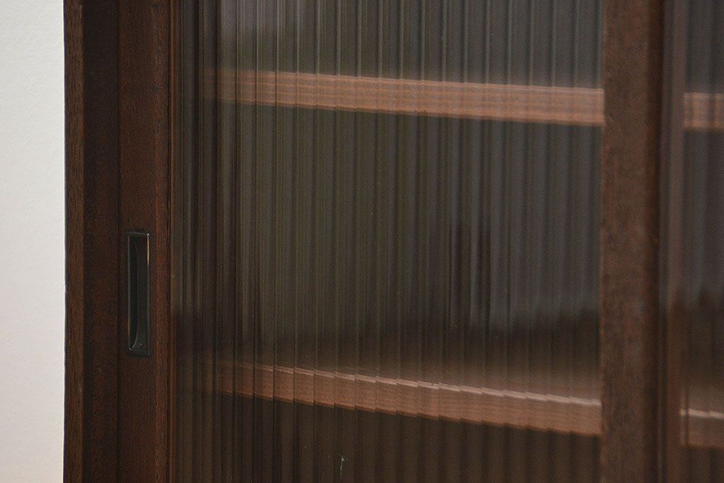 レトロ家具　昭和レトロ 古い木の小さなモールガラス収納棚(飾り棚)