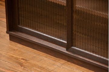 レトロ家具　昭和レトロ 古い木の小さなモールガラス収納棚(飾り棚)