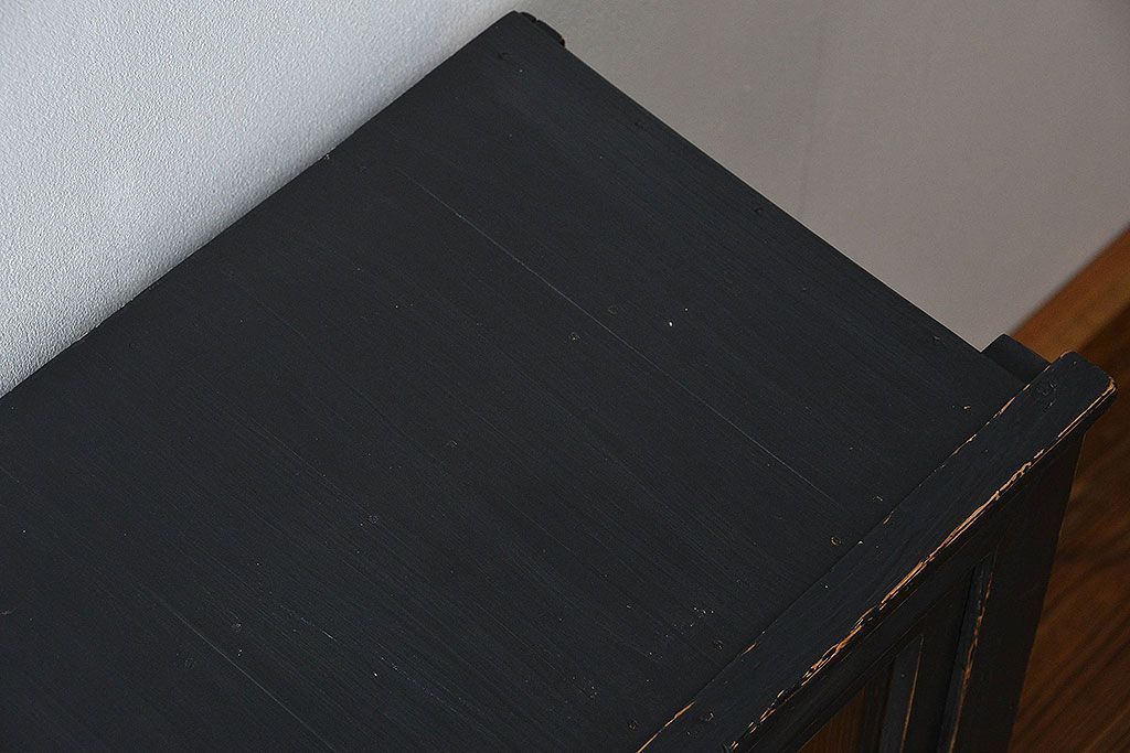 アンティーク家具　アンティークペイント　モールガラス入り 鉄脚収納棚(ガラスケース、飾り棚、キャビネット)