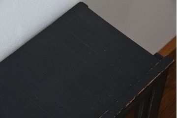 アンティーク家具　アンティークペイント　モールガラス入り 鉄脚収納棚(ガラスケース、飾り棚、キャビネット)