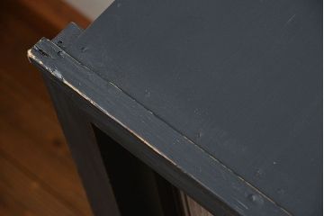 アンティーク家具　アンティークペイント　モールガラス入り 鉄脚収納棚(ガラスケース、飾り棚、キャビネット)