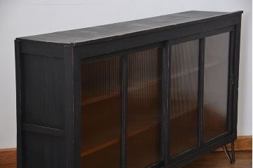 アンティーク家具　アンティークペイント　モールガラス入り 鉄脚収納棚(ガラスケース、飾り棚、キャビネット)