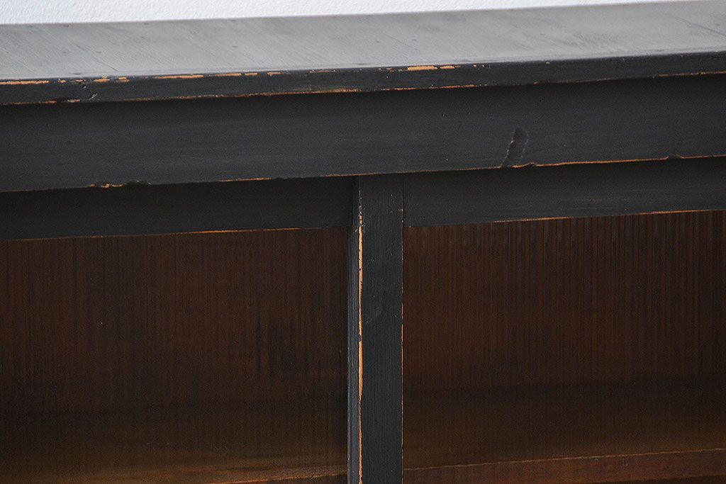 アンティーク家具　アンティークペイント　モールガラス入り 鉄脚収納棚(ガラスケース、飾り棚、キャビネット)