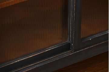 アンティーク家具　アンティークペイント　モールガラス入り 鉄脚収納棚(ガラスケース、飾り棚、キャビネット)