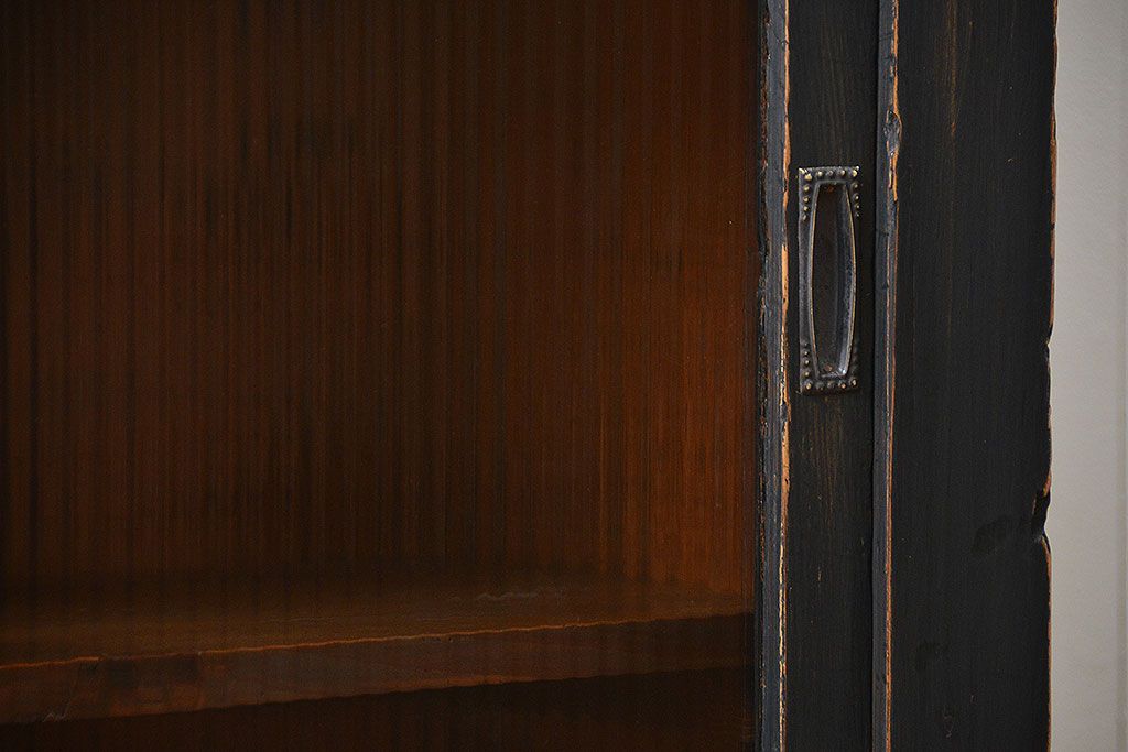 アンティーク家具　アンティークペイント　モールガラス入り 鉄脚収納棚(ガラスケース、飾り棚、キャビネット)