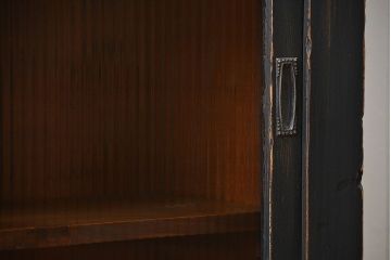 アンティーク家具　アンティークペイント　モールガラス入り 鉄脚収納棚(ガラスケース、飾り棚、キャビネット)