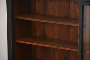 アンティーク家具　アンティークペイント　モールガラス入り 鉄脚収納棚(ガラスケース、飾り棚、キャビネット)