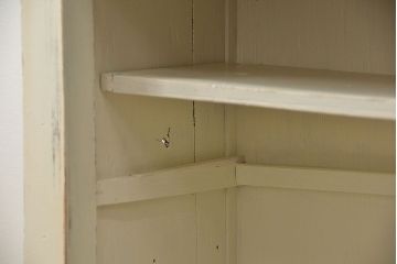 アンティーク家具　アンティークペイント　かわいい横長収納棚(飾り棚、食器棚)