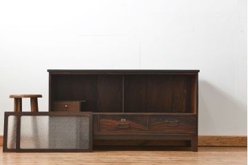 アンティーク家具　アンティーク シックなダイヤガラス　脚付きローボード(テレビ台、TVボード)
