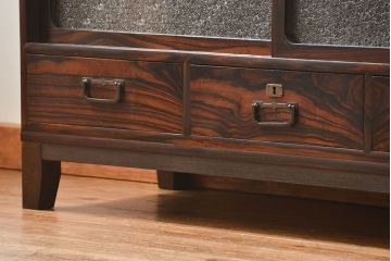 アンティーク家具　アンティーク シックなダイヤガラス　脚付きローボード(テレビ台、TVボード)