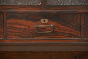 アンティーク家具　アンティーク シックなダイヤガラス　脚付きローボード(テレビ台、TVボード)