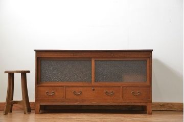レトロ家具　昭和レトロ アンティークダイヤガラス　脚付きローボード(テレビ台、テレビボード)