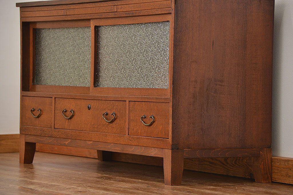 レトロ家具　昭和レトロ アンティークダイヤガラス　脚付きローボード(テレビ台、テレビボード)