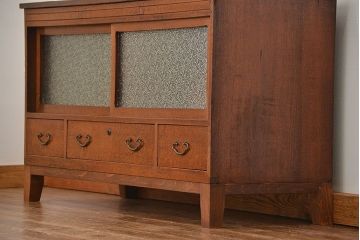レトロ家具　昭和レトロ アンティークダイヤガラス　脚付きローボード(テレビ台、テレビボード)