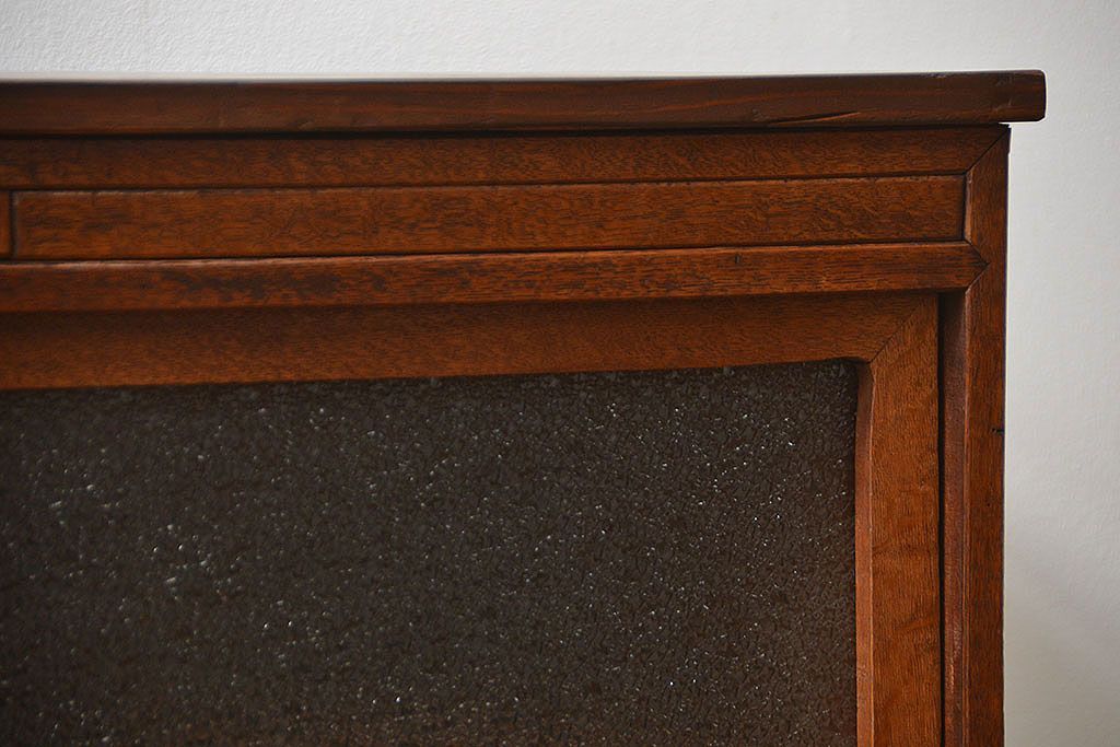 レトロ家具　昭和レトロ アンティークダイヤガラス　脚付きローボード(テレビ台、テレビボード)