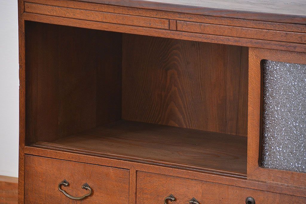 レトロ家具　昭和レトロ アンティークダイヤガラス　脚付きローボード(テレビ台、テレビボード)