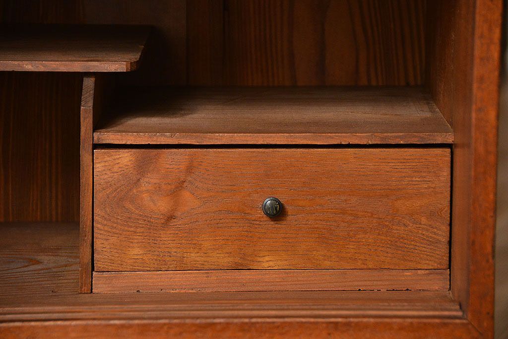 レトロ家具　昭和レトロ アンティークダイヤガラス　脚付きローボード(テレビ台、テレビボード)