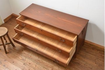 レトロ家具　昭和レトロ 脚付き!古い木のシンプルなローチェスト(ローボード・箪笥)
