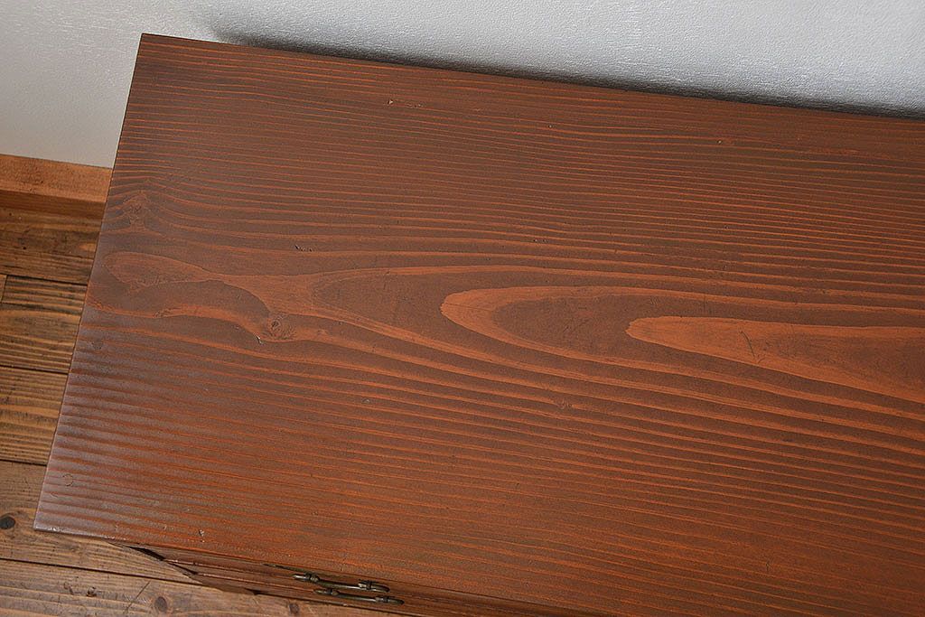 レトロ家具　昭和レトロ 脚付き!古い木のシンプルなローチェスト(ローボード・箪笥)