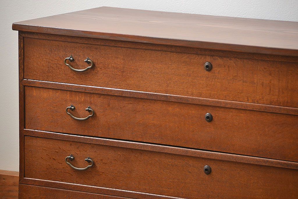 レトロ家具　昭和レトロ 脚付き!古い木のシンプルなローチェスト(ローボード・箪笥)