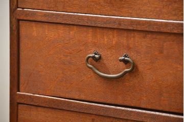 レトロ家具　昭和レトロ 脚付き!古い木のシンプルなローチェスト(ローボード・箪笥)