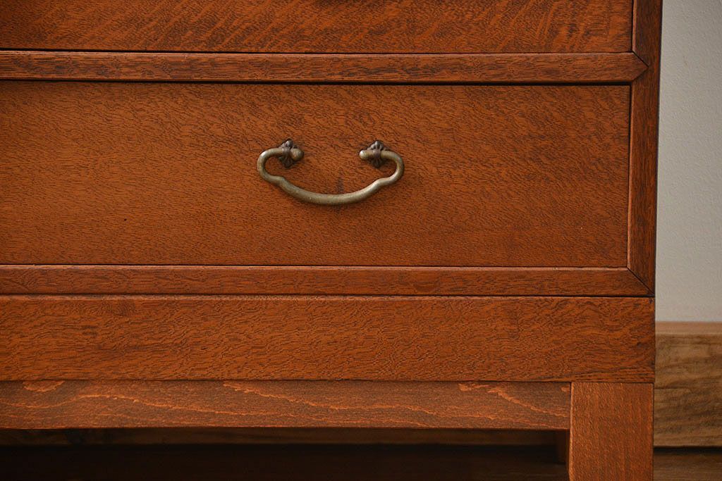 レトロ家具　昭和レトロ 脚付き!古い木のシンプルなローチェスト(ローボード・箪笥)