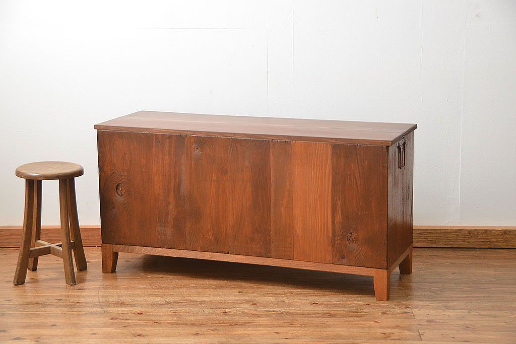 レトロ家具　昭和レトロ 脚付き!古い木のシンプルなローチェスト(ローボード・箪笥)