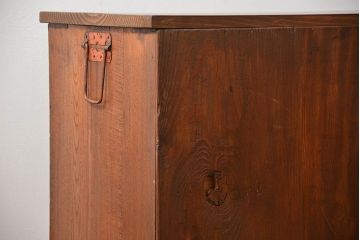 レトロ家具　昭和レトロ 脚付き!古い木のシンプルなローチェスト(ローボード・箪笥)