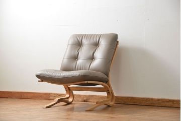中古 展示・美品　カリモク　レトロモダン　WDモデル革張りソファー(1) 定価約12万円