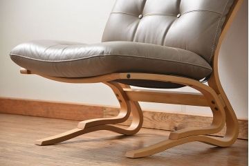 中古 展示・美品　カリモク　レトロモダン　WDモデル革張りソファー(1) 定価約12万円