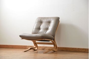 中古 展示・美品　カリモク　レトロモダン　WDモデル革張りソファー(2) 定価約12万円