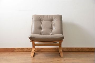 中古 展示・美品　カリモク　レトロモダン　WDモデル革張りソファー(2) 定価約12万円