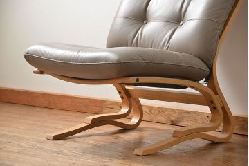 中古 展示・美品　カリモク　レトロモダン　WDモデル革張りソファー(2) 定価約12万円